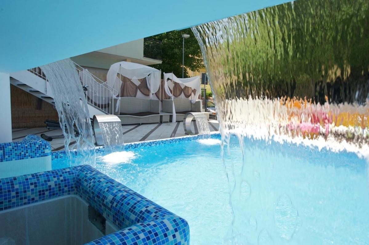 Hotel Lido Cattolica Exterior foto